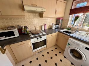 Kitchen- click for photo gallery